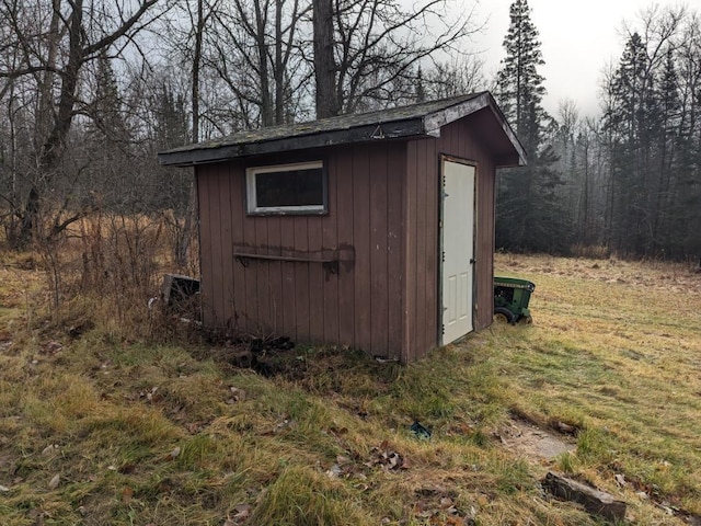 view of outbuilding