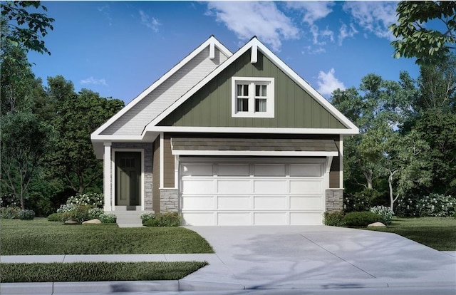 craftsman house featuring a garage