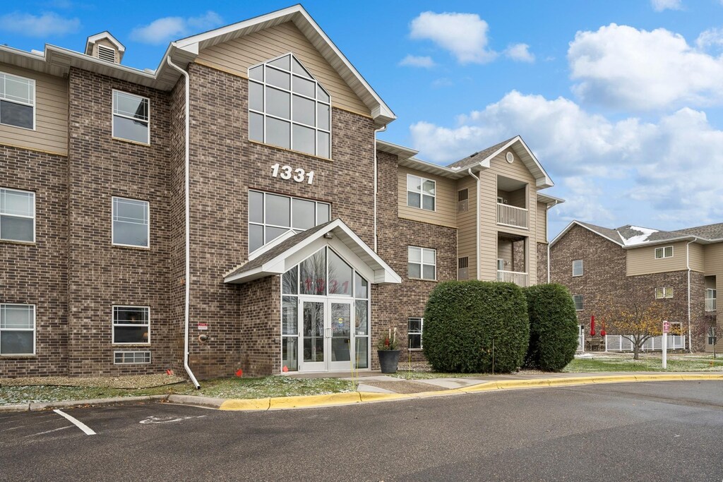 1331 Lake Dr W Unit A304, Chanhassen, MN 55317 - view of property