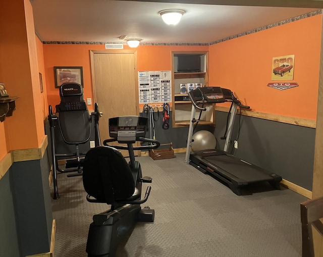 exercise room with carpet