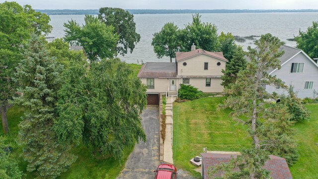 bird's eye view featuring a water view