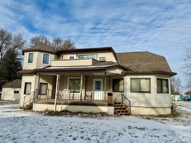 view of front of property with covered porch