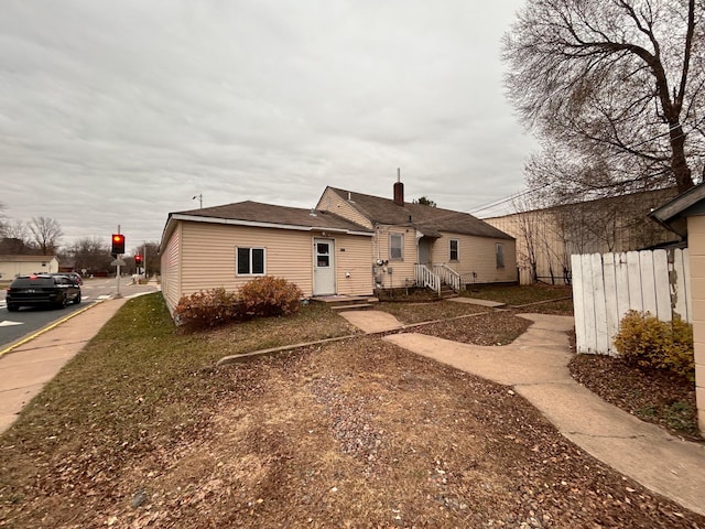 view of front of property