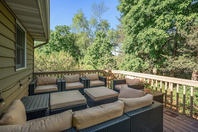 2567 Bridle Creek Trl, Chanhassen, MN 55317 - deck with an outdoor hangout area