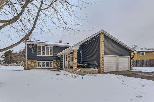 view of front facade with a garage