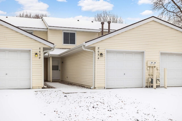 view of front of home featuring a garage