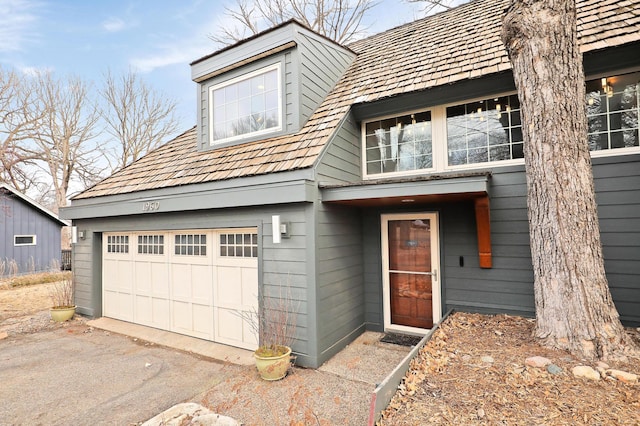 view of front of house with a garage