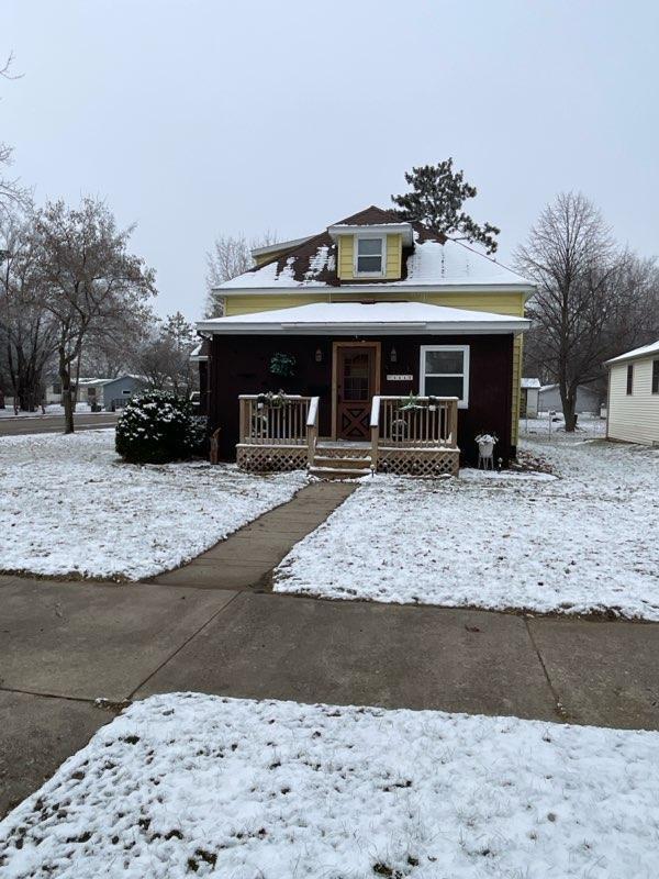 bungalow with a porch