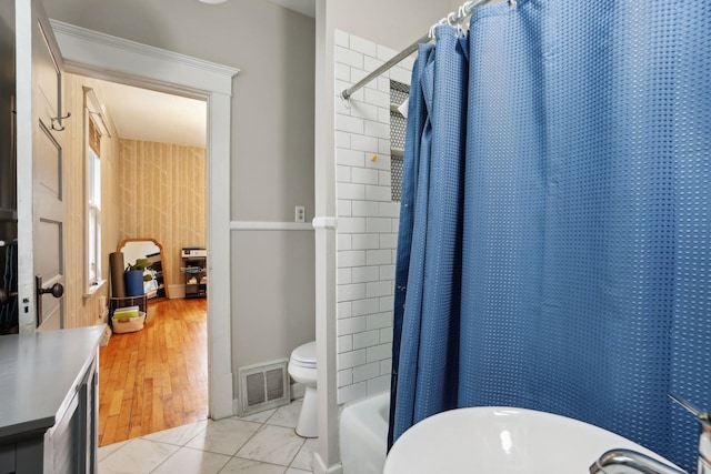 2724 Longfellow Ave, Minneapolis, MN 55407 - full bath with toilet, shower / bath combo with shower curtain, and vanity