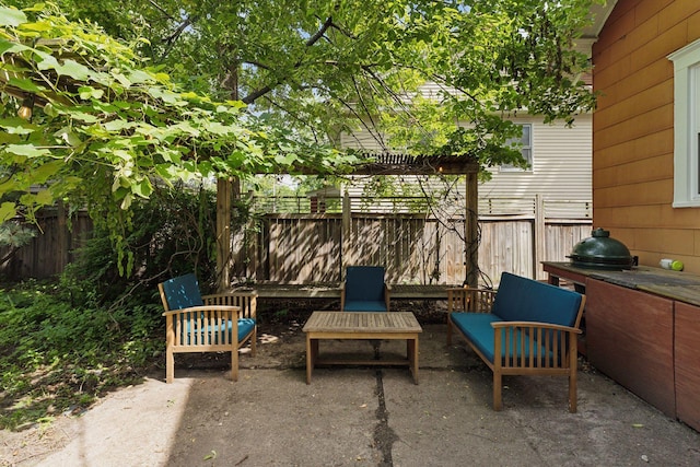 2724 Longfellow Ave, Minneapolis, MN 55407 - fenced backyard featuring a patio
