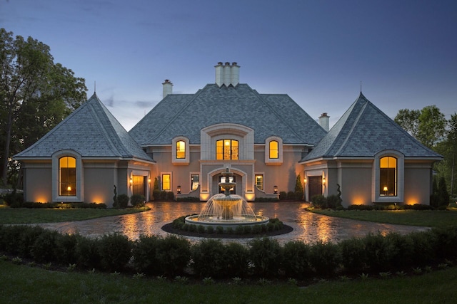 view of front facade with a garage