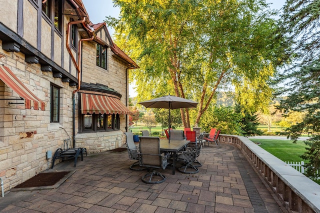 661 Market St, Winona, MN 55987 - view of patio / terrace