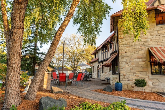 661 Market St, Winona, MN 55987 - view of yard with a patio