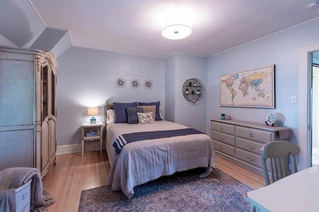 661 Market St, Winona, MN 55987 - bedroom featuring light hardwood / wood-style floors