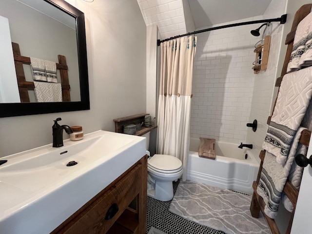 full bathroom with shower / bath combination with curtain, vanity, and toilet