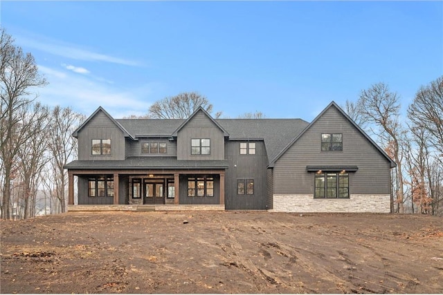 view of modern farmhouse style home