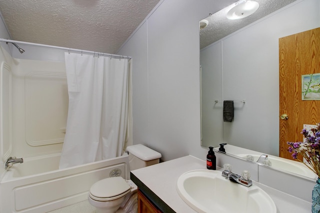 15331 129th Ave, Wadena, MN 56482 - bathroom with a textured ceiling, vanity, shower / tub combo with curtain, and toilet