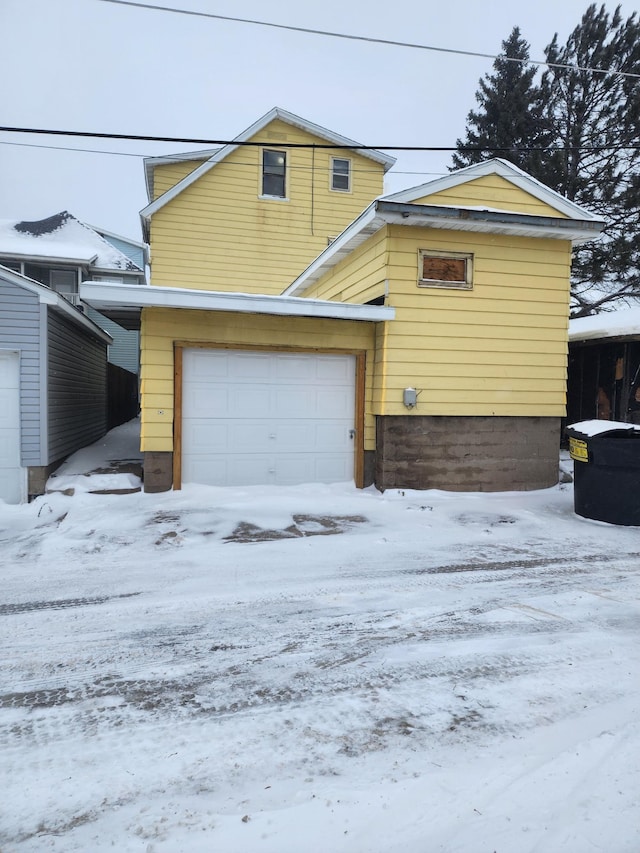 view of front of house featuring a garage