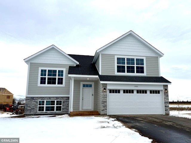 view of front facade featuring a garage