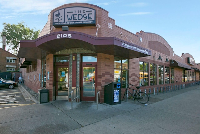 2825 Colfax Ave S Unit 211, Minneapolis, MN 55408 - view of building exterior