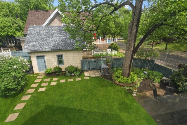 1941 James Ave S, Minneapolis, MN 55403 - view of yard with a gate