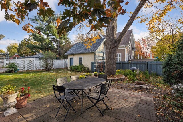 1941 James Ave S, Minneapolis, MN 55403 - view of patio / terrace with outdoor dining space