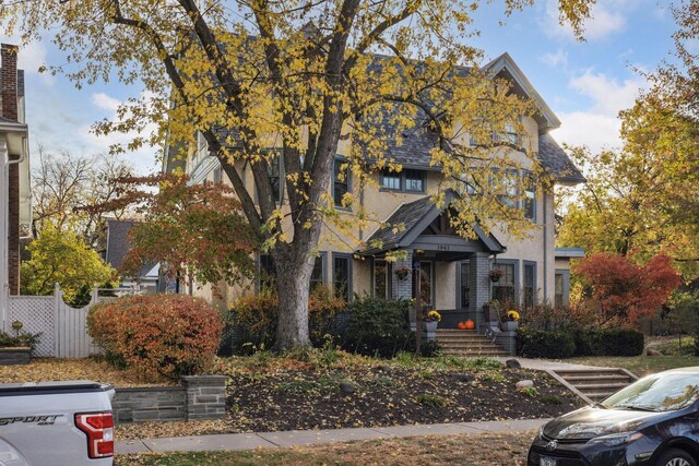 1941 James Ave S, Minneapolis, MN 55403 - view of front of property with a shingled roof