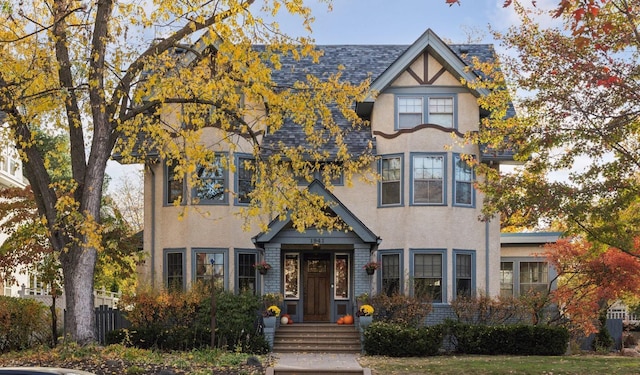 1941 James Ave S, Minneapolis, MN 55403 - view of front of property with stucco siding