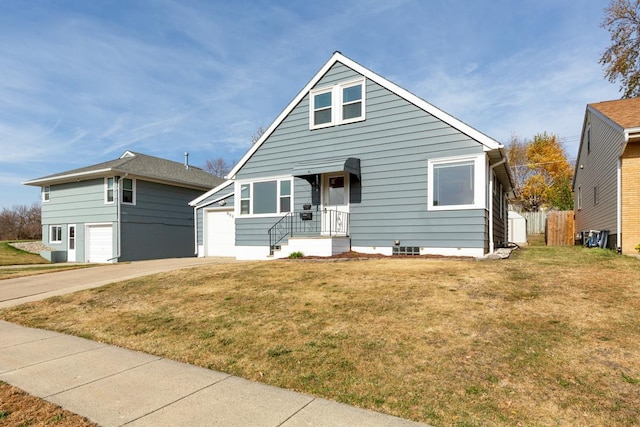 bungalow-style home featuring a front lawn