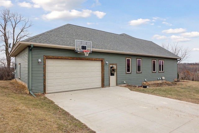 view of front of home with a front lawn