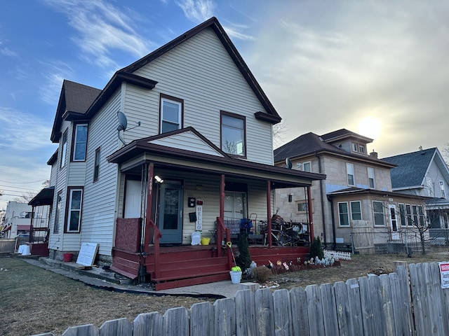 view of front of house featuring a porch