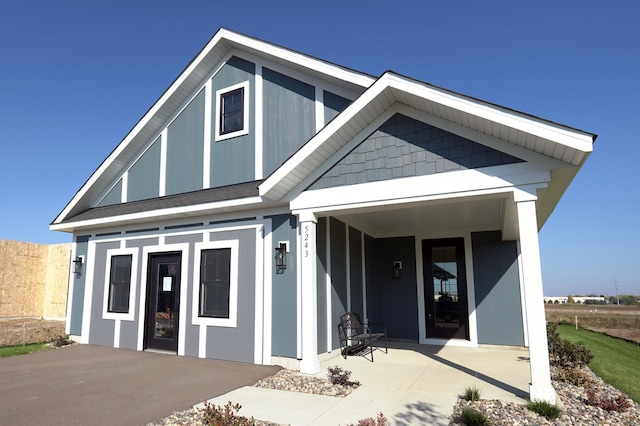 view of front of house featuring covered porch