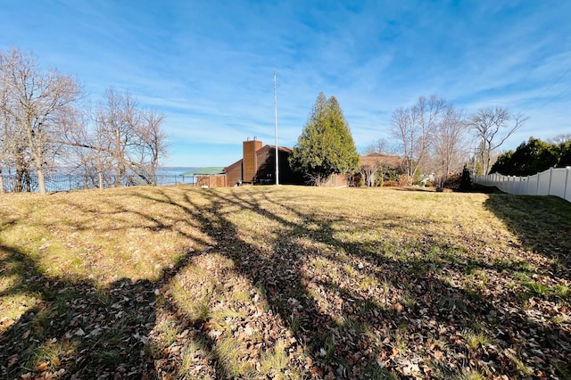 view of yard featuring a water view