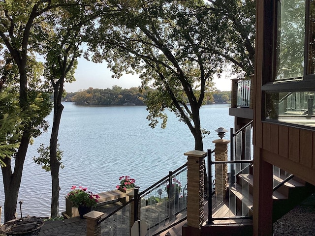 1516 Bay Oaks Dr, Albert Lea, MN 56007 - water view featuring stairway