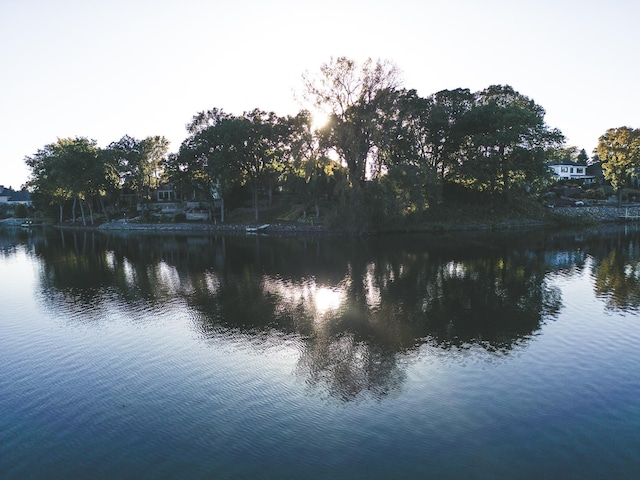 1516 Bay Oaks Dr, Albert Lea, MN 56007 - water view