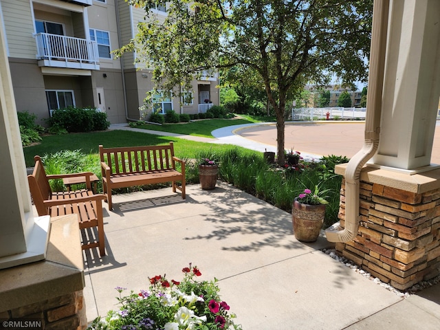 5650 Boone Ave N Unit 321, New Hope, MN 55428 - view of patio / terrace