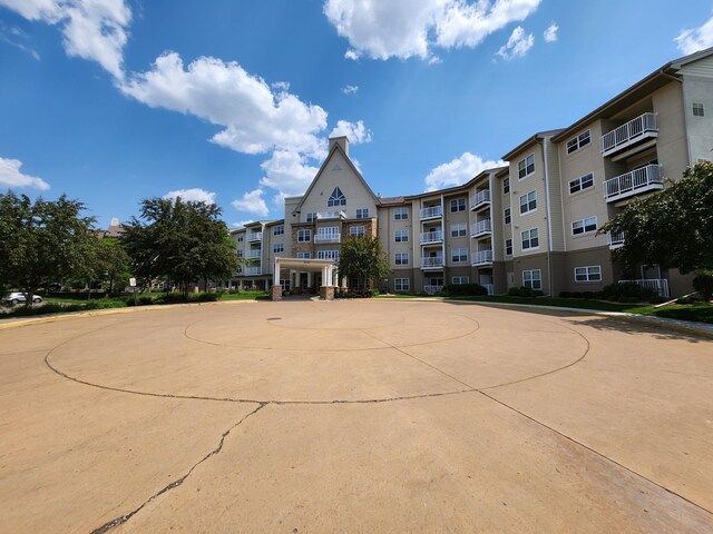 5650 Boone Ave N Unit 321, New Hope, MN 55428 - view of basketball court with community basketball court