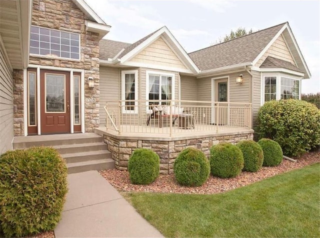 view of front of property with covered porch