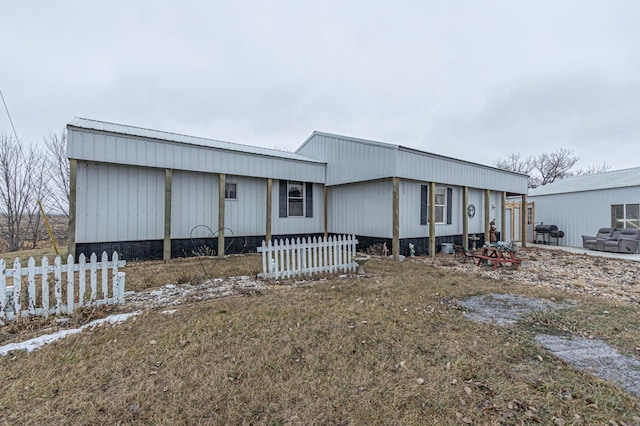 view of front of property