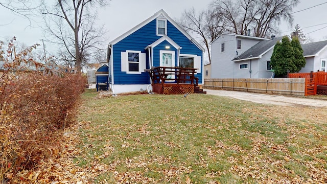 view of front of home with a front yard