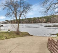 Listing photo 3 for 688 Captains Ct NW, Watab Twp MN 56379