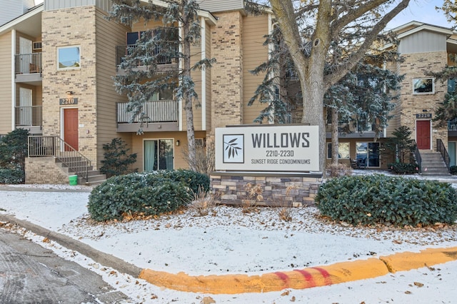 view of community / neighborhood sign