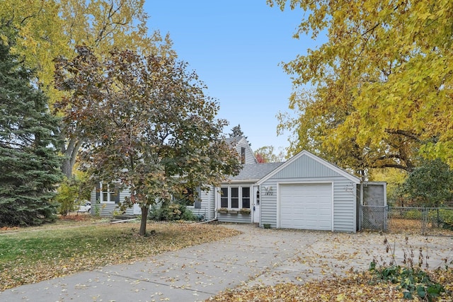 view of front facade with a garage