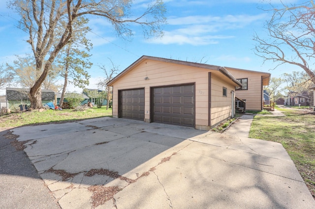 view of detached garage