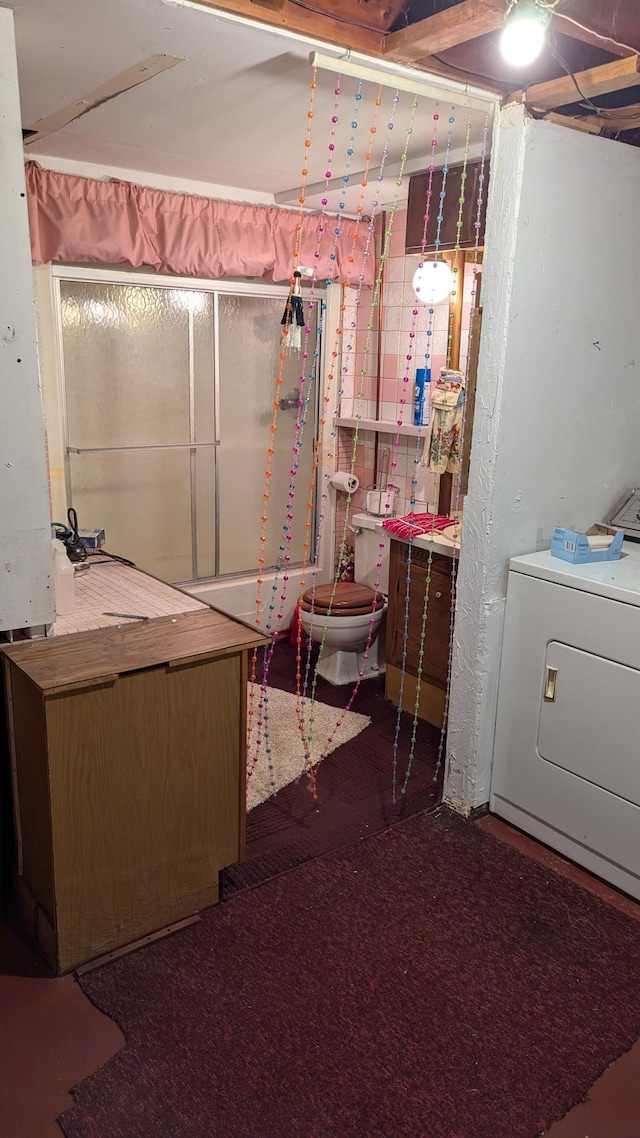 basement with washer / dryer