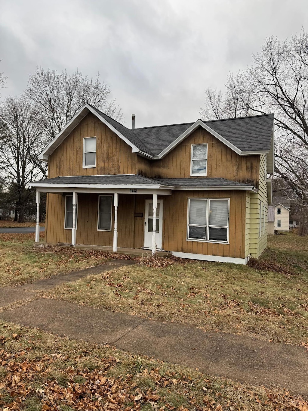 view of front of house with covered porch