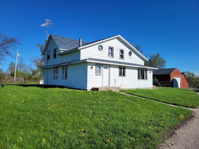 exterior space featuring a front yard