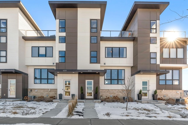 view of front of house with stucco siding