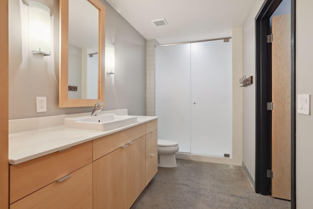 full bathroom featuring vanity, visible vents, a shower stall, and toilet