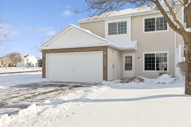 view of front property featuring a garage